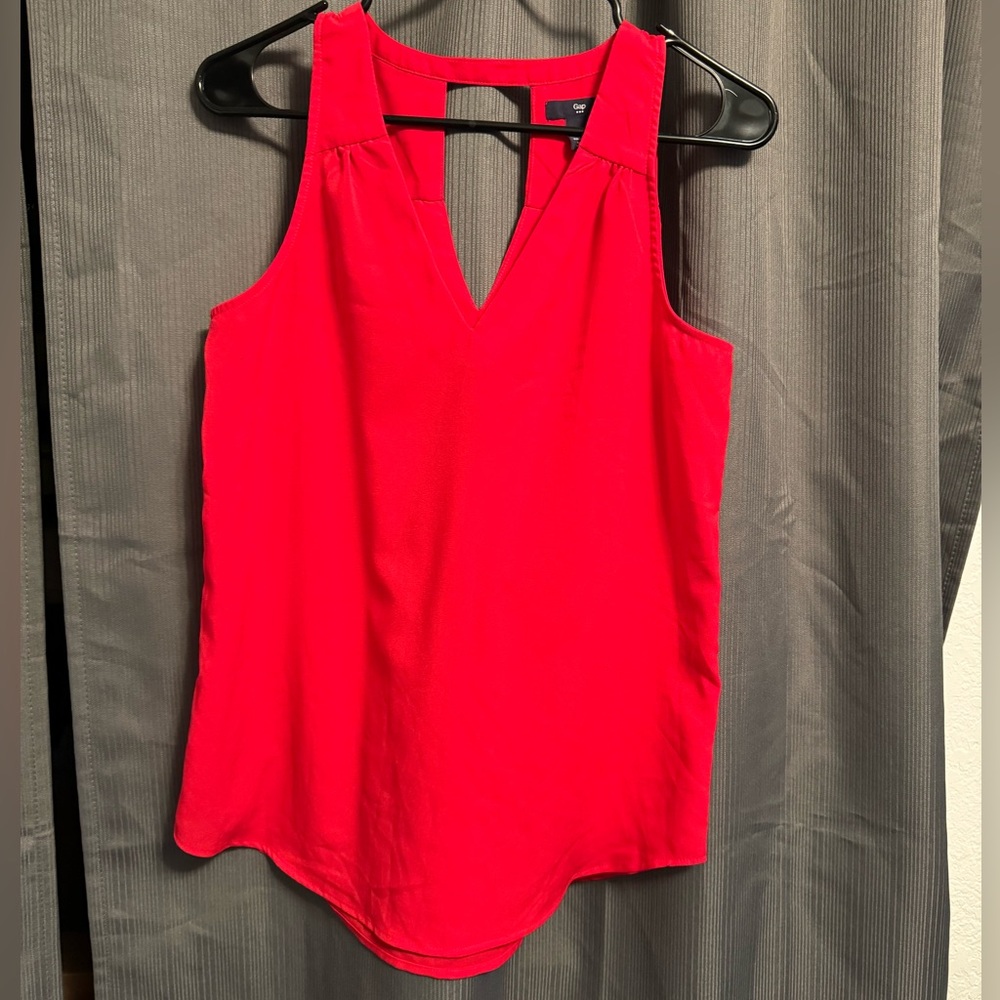 Red Gap Flowy top/blouse Size small